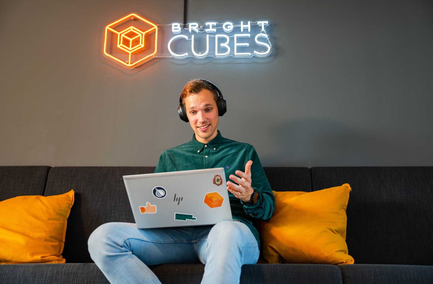 Bright-Cubes-over-ons.jpg